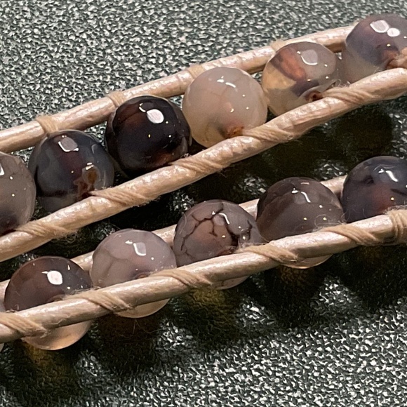 EUC Chan Luu grey agate 5-wrap bracelet - Picture 3 of 6